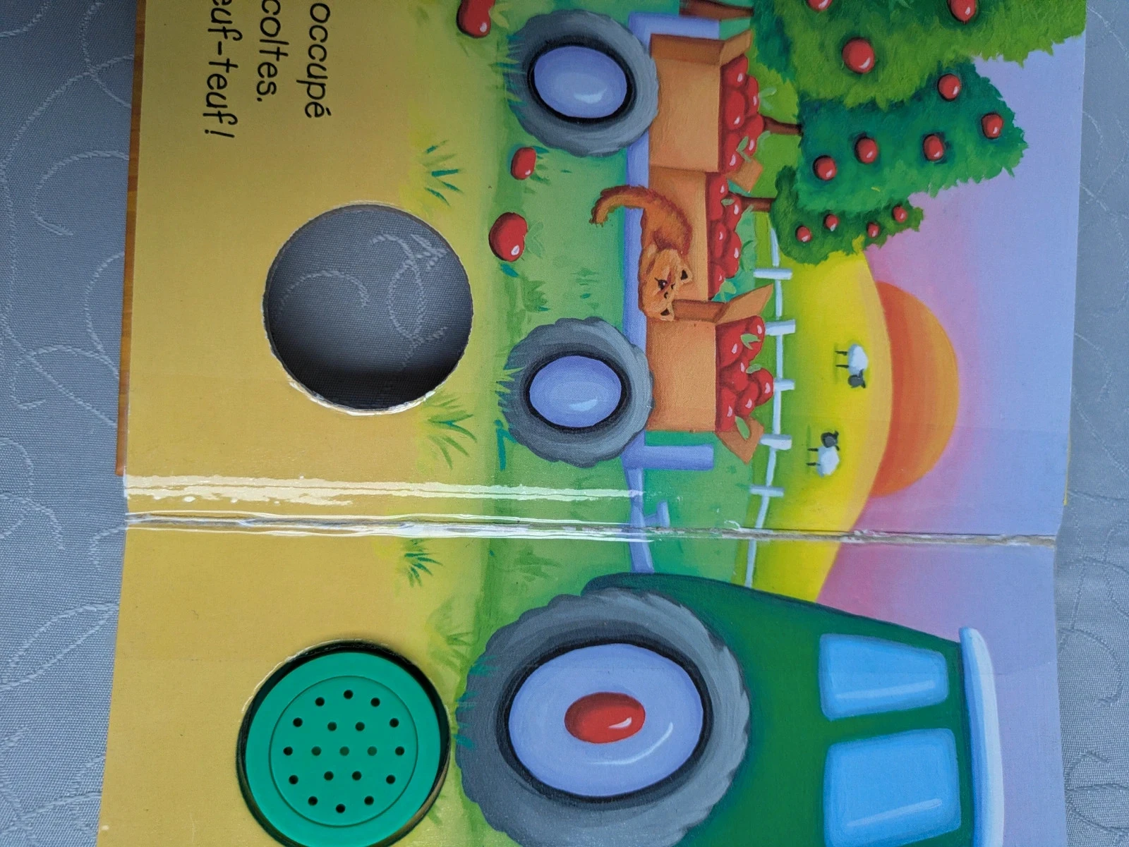 Sound book, the green tractor – photo 5